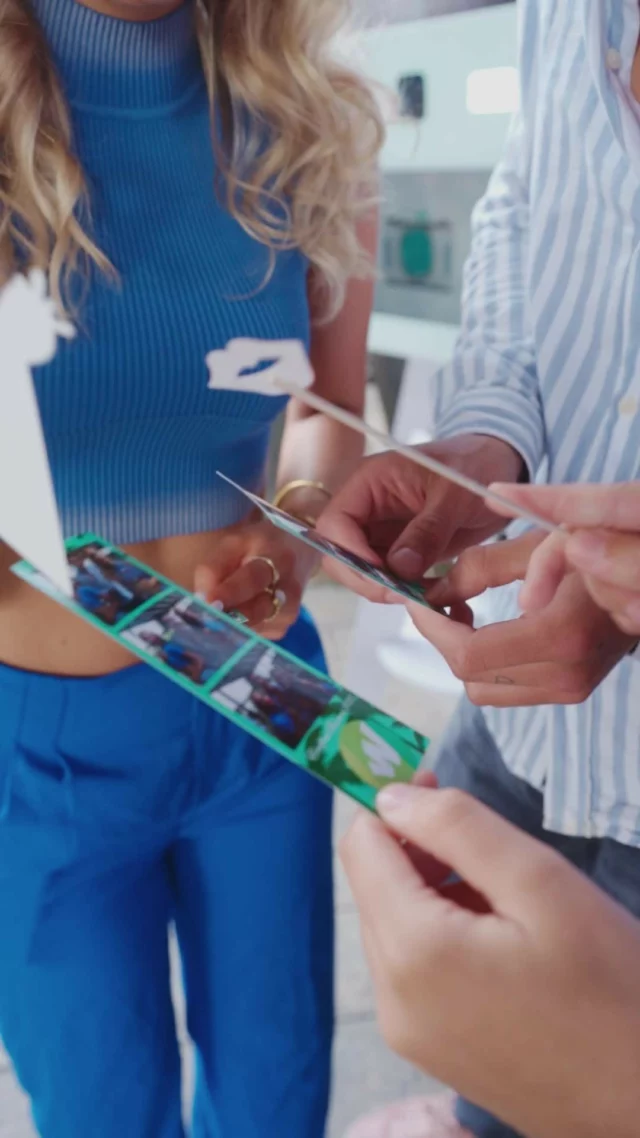 Zorg voor de leukste foto's op je feest – zonder je portemonnee te belasten😉⁠
⁠
⁠
⁠
#birthdayparty #event #party #photobooth #smile #wedding #camera #PhotoFun #huren #memories #herinneringen #partypicture #selfie #funky #family #friends